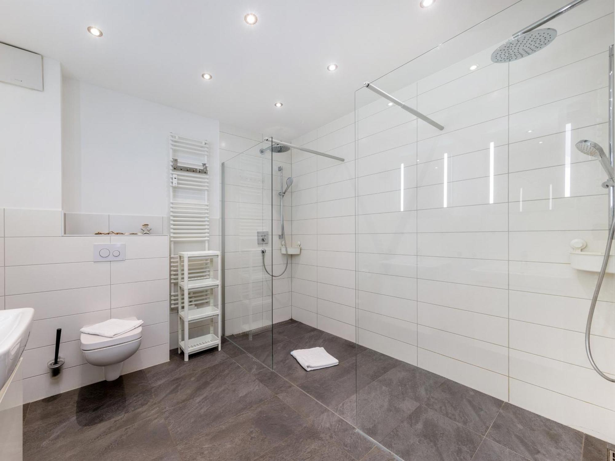 Ferienwohnung Strandlaeufer In Der Residenz Clara Sophia Остзебад Бинц Экстерьер фото